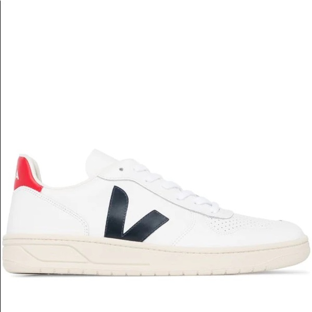 $150 Veja v-10 sneakers women size 9 blue red